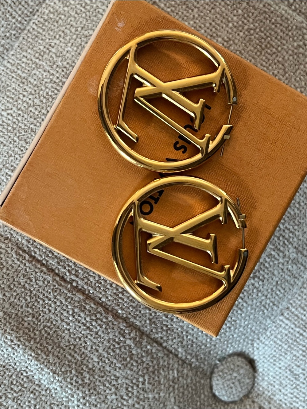 Louis Vuitton Gold LV Hoop Earrings - Louise Hoop GM Earrings - Picture 5 of 8
